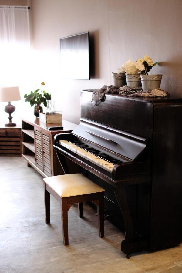 Modern Farm Apartment Lichtenburg Bagian luar foto