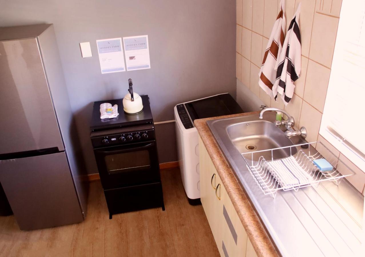 Modern Farm Apartment Lichtenburg Bagian luar foto