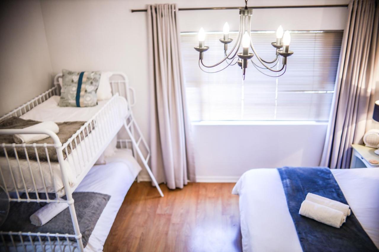 Modern Farm Apartment Lichtenburg Bagian luar foto