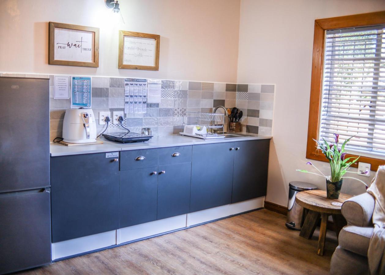 Modern Farm Apartment Lichtenburg Bagian luar foto