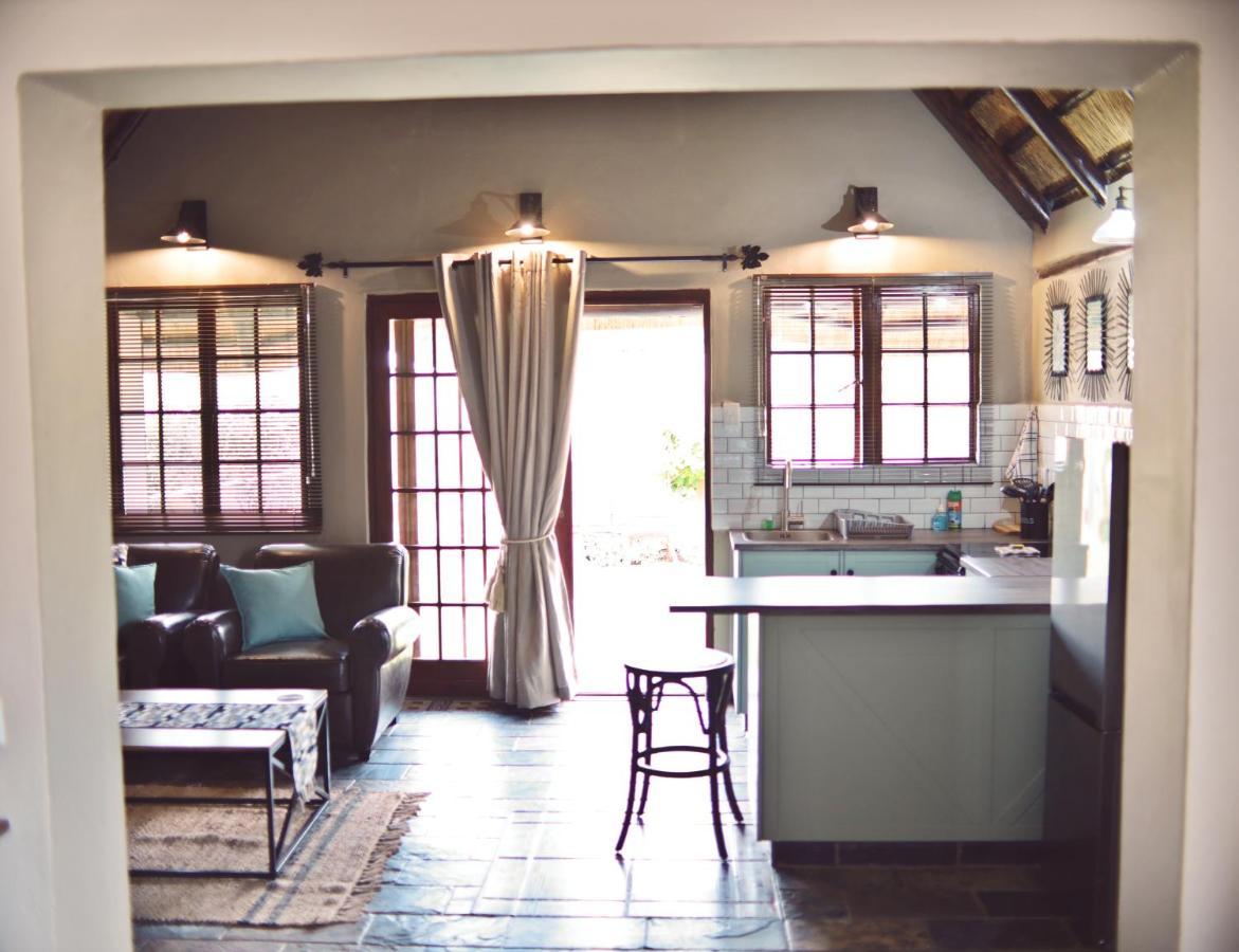 Modern Farm Apartment Lichtenburg Bagian luar foto