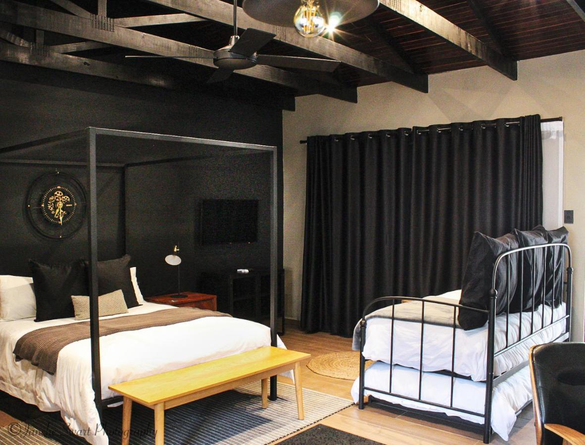 Modern Farm Apartment Lichtenburg Bagian luar foto