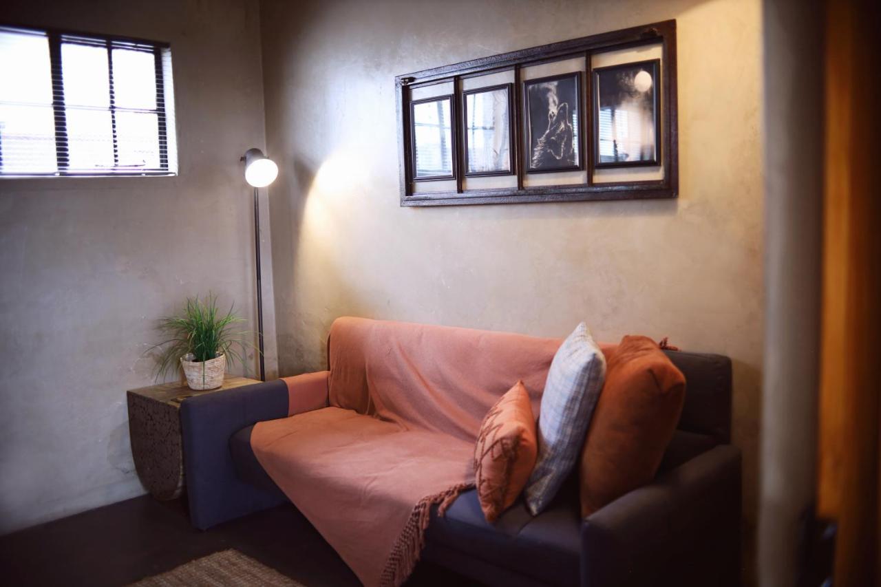 Modern Farm Apartment Lichtenburg Bagian luar foto