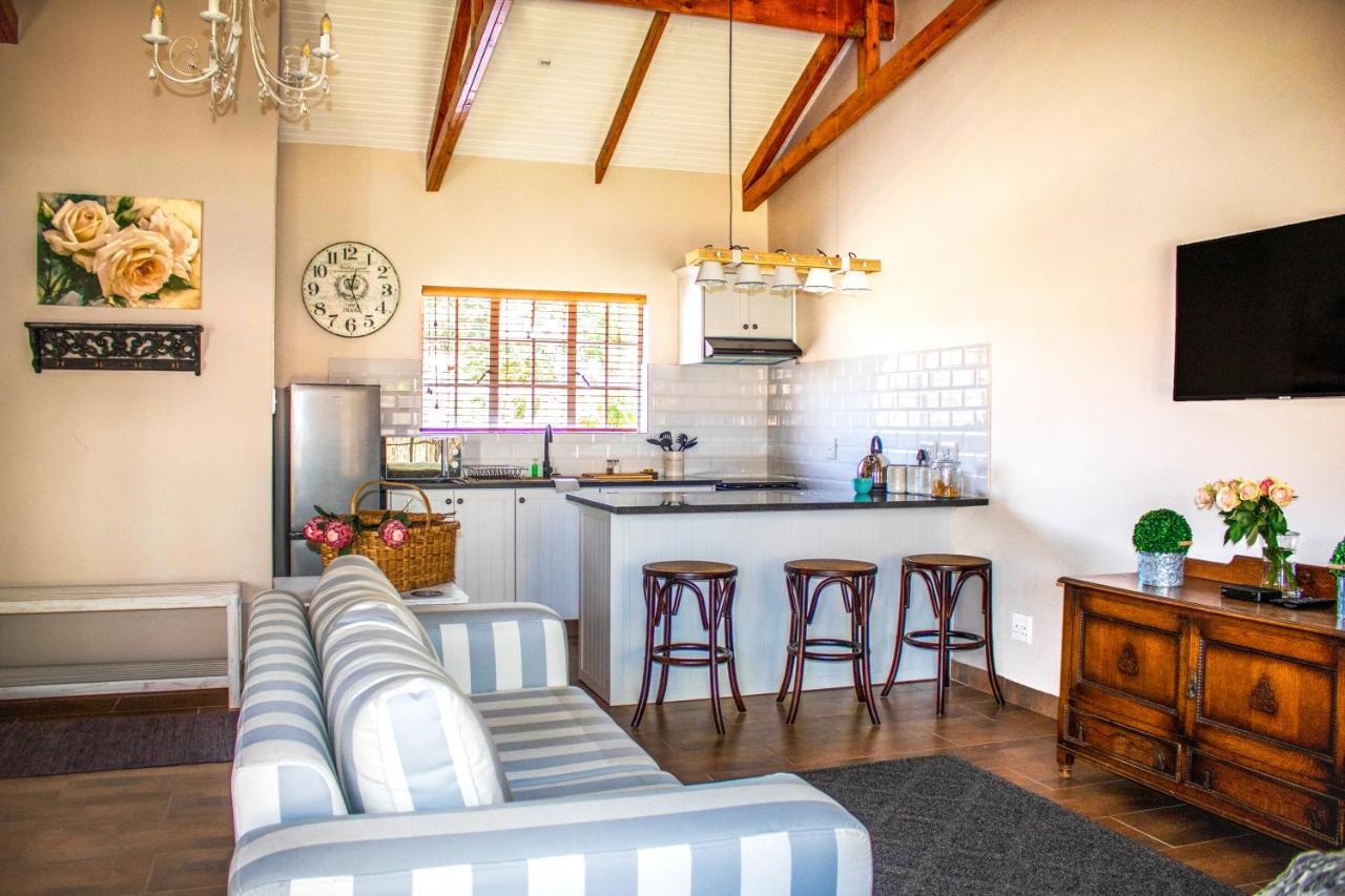 Modern Farm Apartment Lichtenburg Bagian luar foto